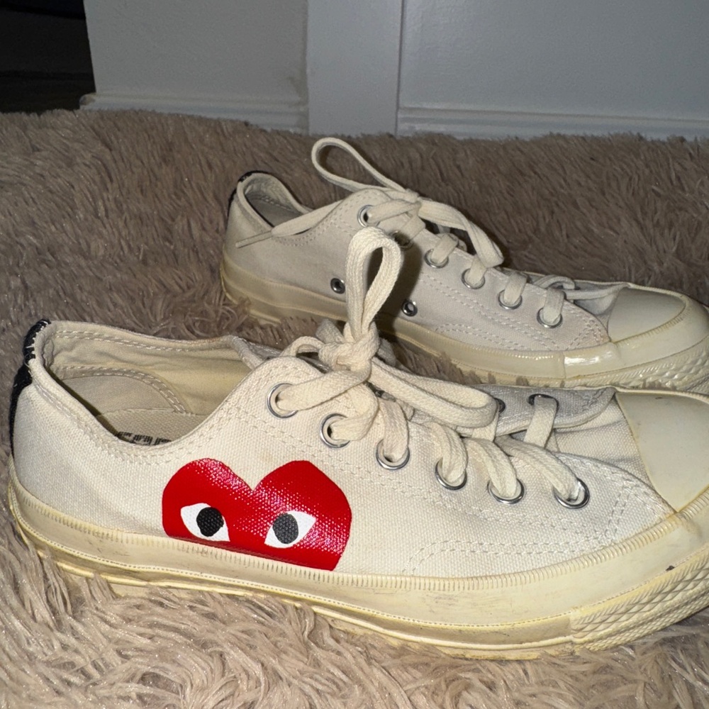 Comme des Garçons Play White Sneakers with Red Heart